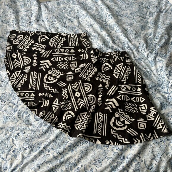 Size S skater/circle skirt, retro graphic print - Picture 4 of 5